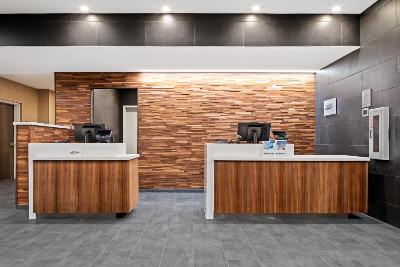 Отель Courtyard By Marriott Houston Northeast Экстерьер фото