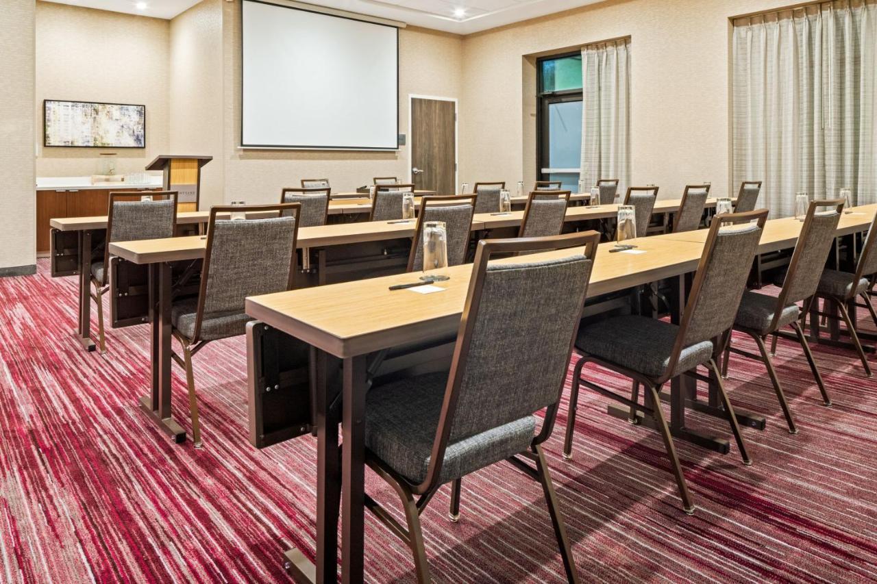 Отель Courtyard By Marriott Houston Northeast Экстерьер фото