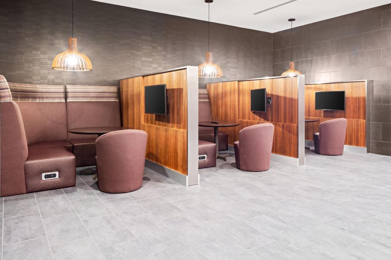 Отель Courtyard By Marriott Houston Northeast Экстерьер фото
