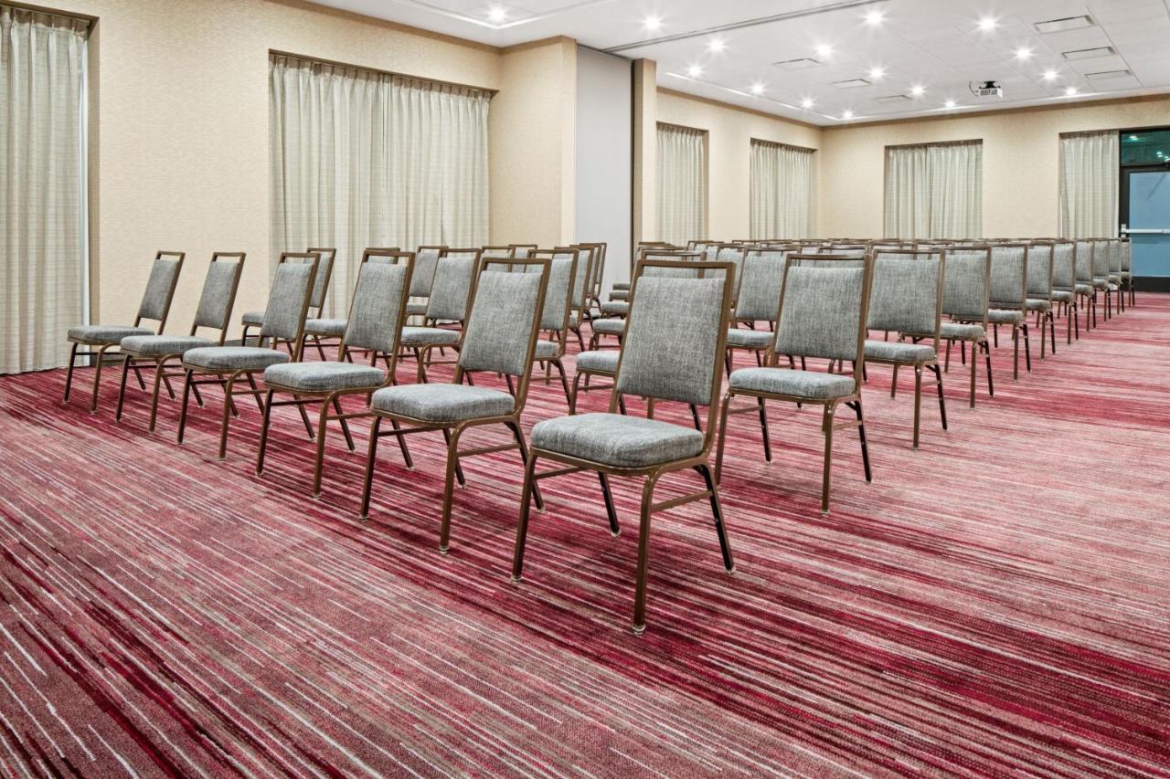 Отель Courtyard By Marriott Houston Northeast Экстерьер фото